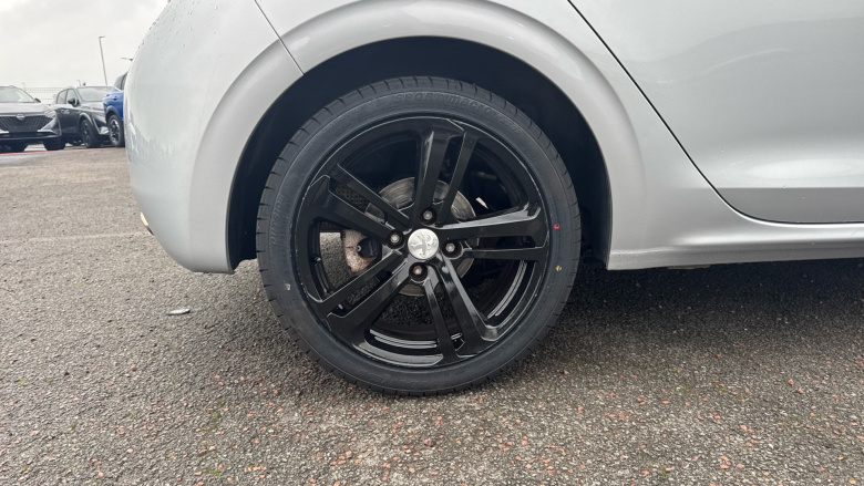 Peugeot 208 1.2 PureTech 110 GT Line 5dr [6 Speed] Petrol Hatchback